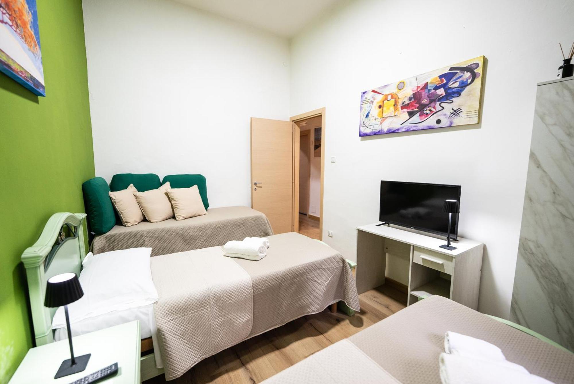 Home Josephine, A Due Passi Dalla Reggia 卡塞塔 外观 照片