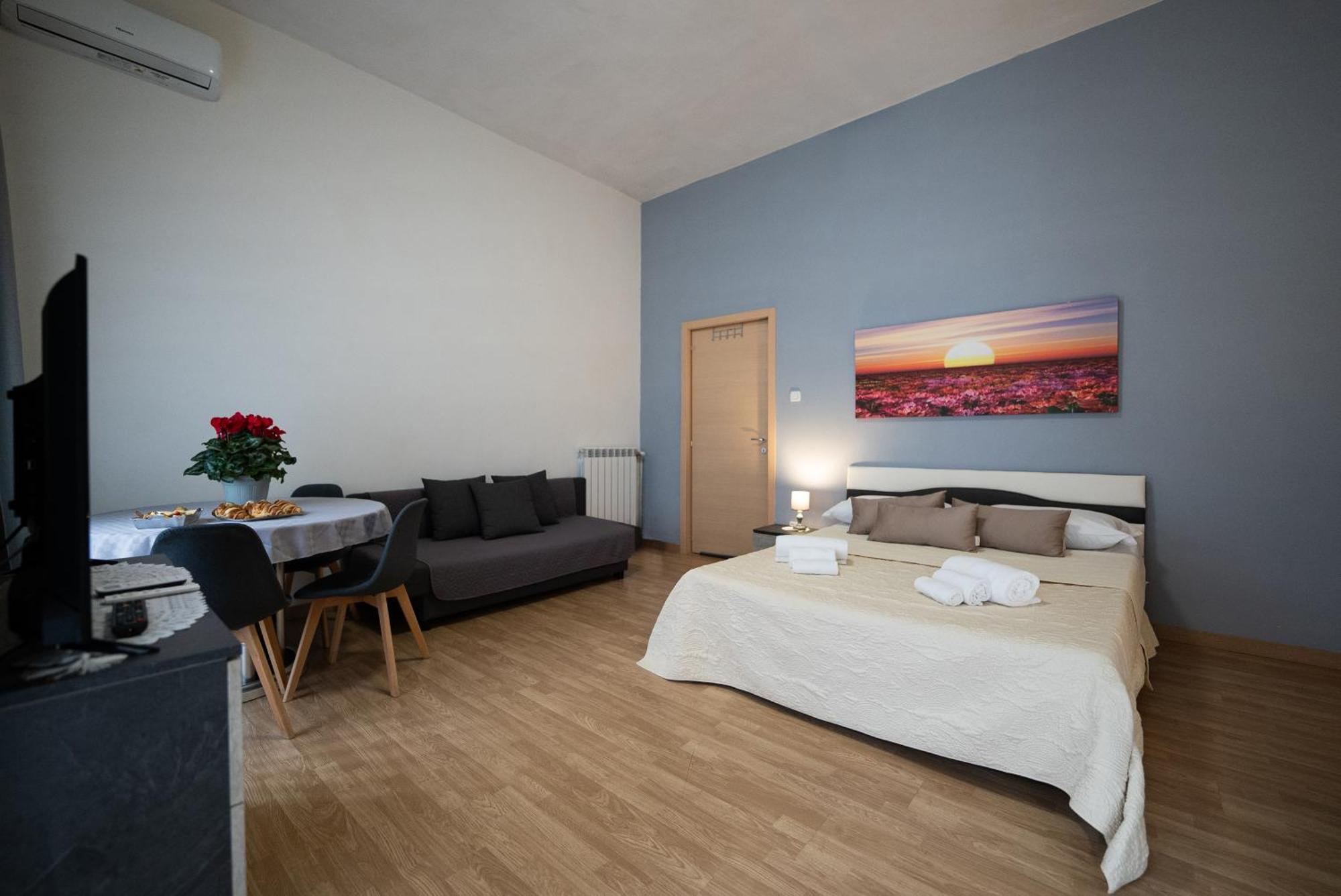 Home Josephine, A Due Passi Dalla Reggia 卡塞塔 外观 照片