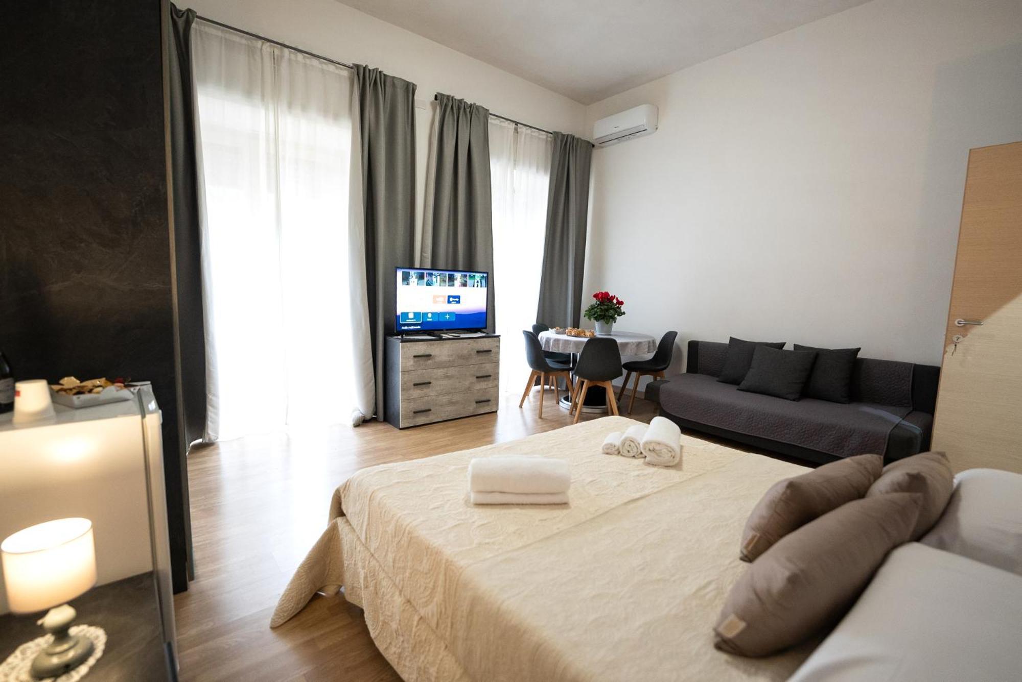 Home Josephine, A Due Passi Dalla Reggia 卡塞塔 外观 照片